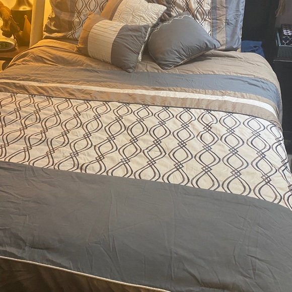Macy's Bedding Queen Size Comforter Set In Bluetaupewhite Poshmark